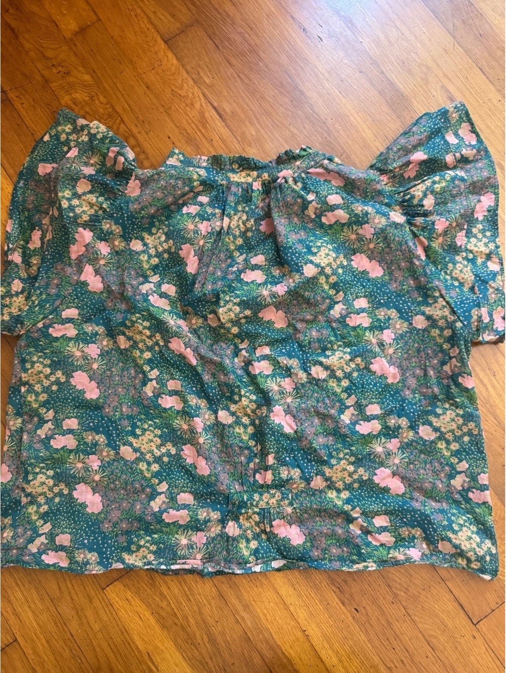 Trovata Birds of Paradis Teal Floral Print Ruffle Top Size Small